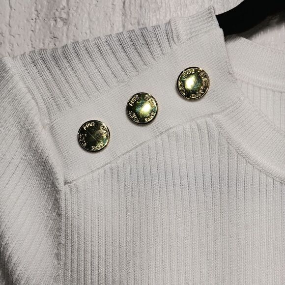 Anne Klein white top with gold buttons - Picture 6 of 8